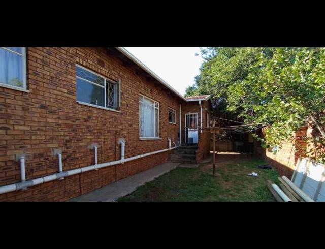 7 BEDROOM HOUSE FOR SALE IN ELSBURG